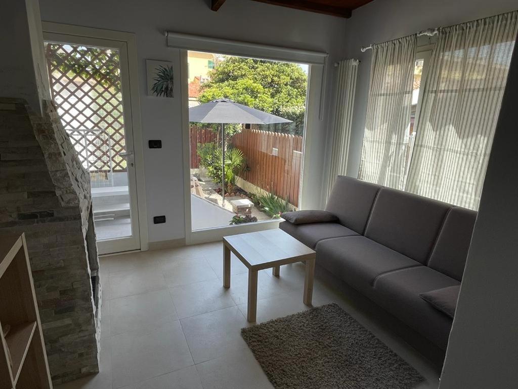 Apartamento Azzurra House Marina Di Pisa Exterior foto